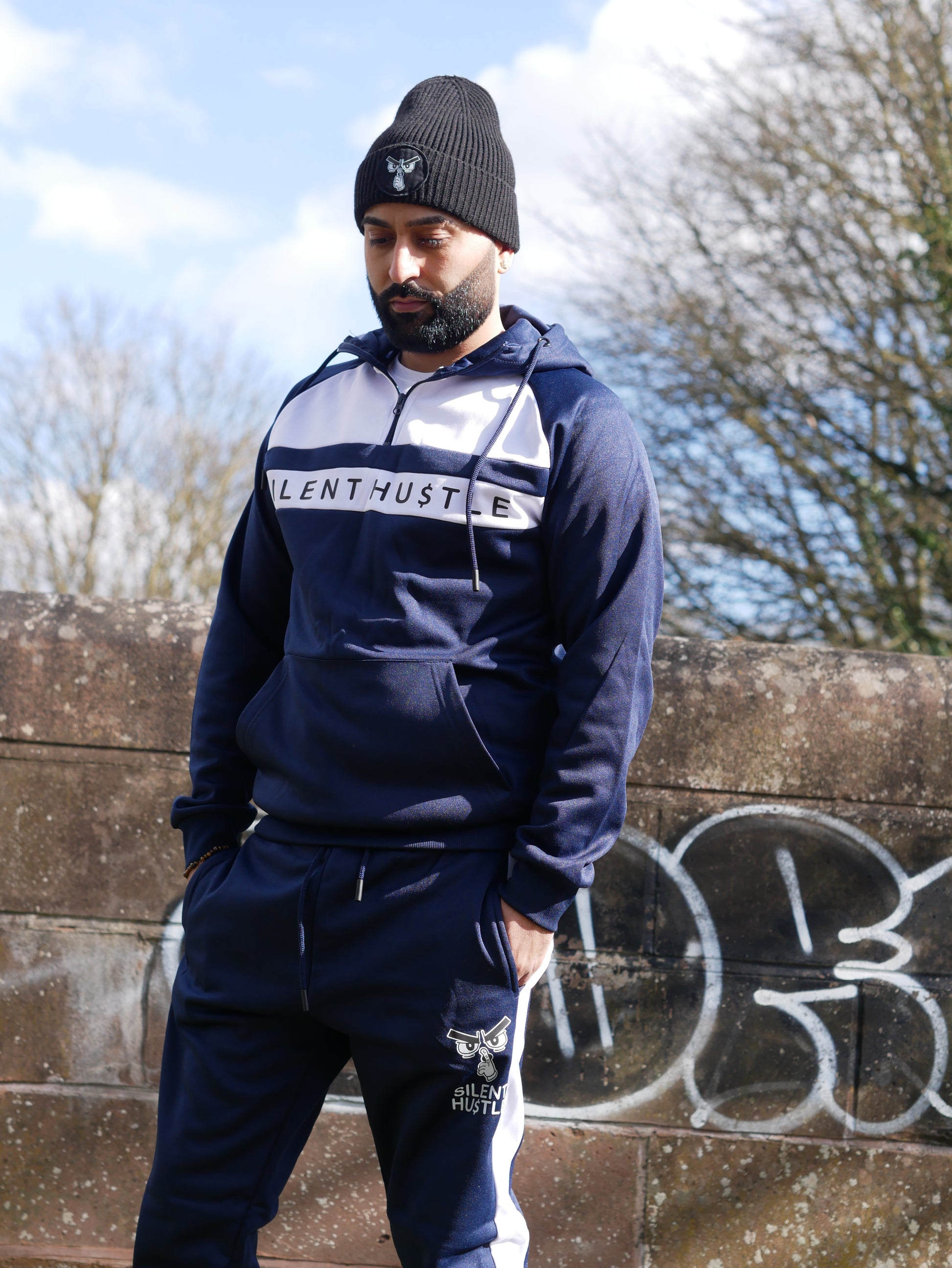 Silent tracksuit image 0